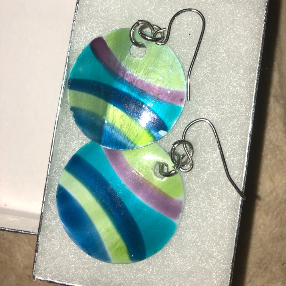 Gorgeous earrings - Picture 3 of 3